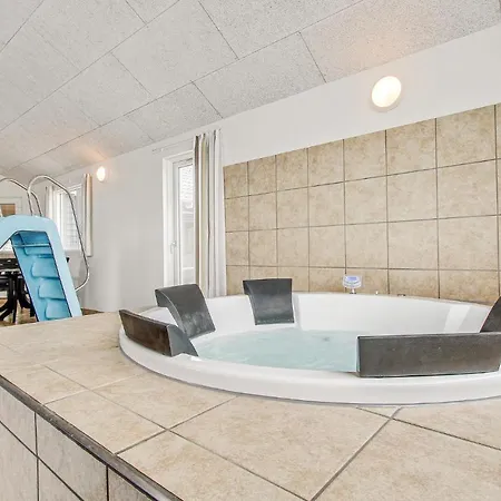 8 Bedroom Beautiful In Bogense