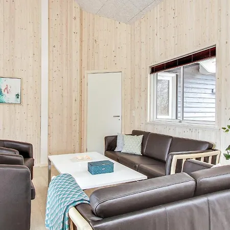 Holiday home 8 Bedroom Beautiful In